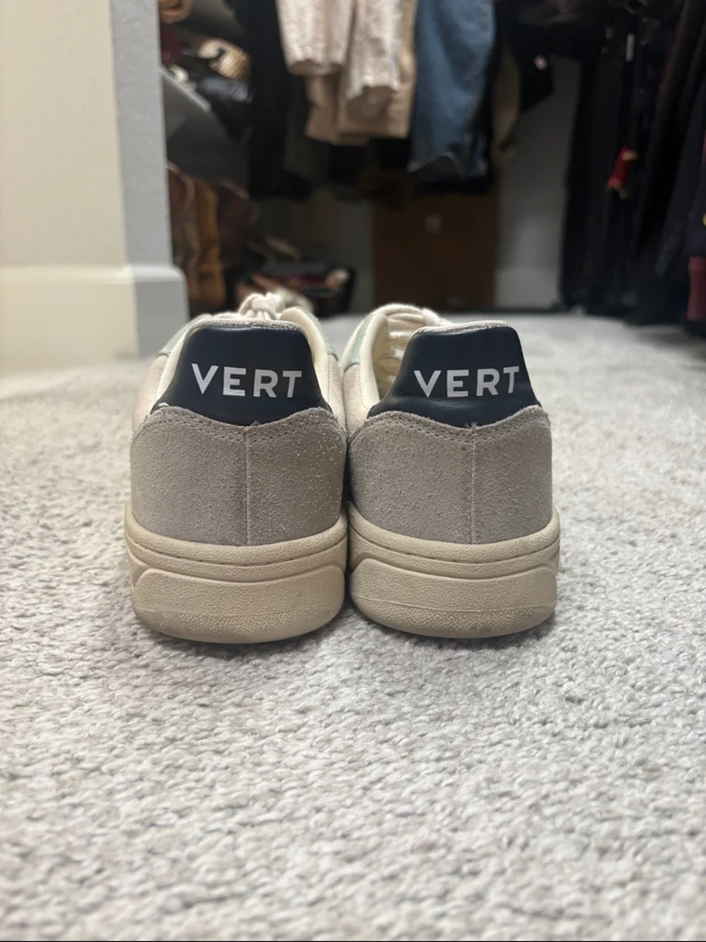 Veja Vert size 9 Low-Top Sneakers in Cream, Pastel Pink, Mint & Light Blue